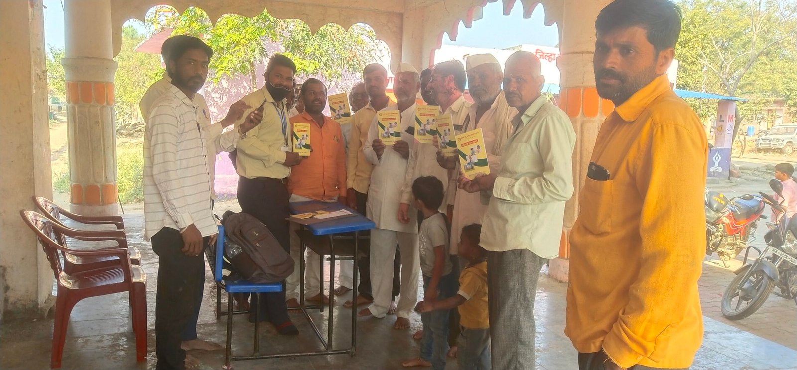 आरोग्य तपासणी व फॅमिली हेल्थ कार्ड शिबीर फोटो 38